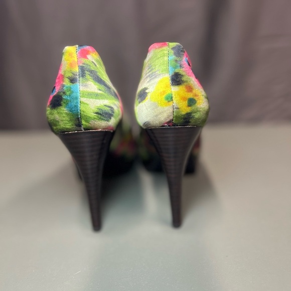 Bandolino Pumps BD7Jamara Abstract Floral Print PeepToe Multi-Color Size 6.5 - Picture 10 of 10